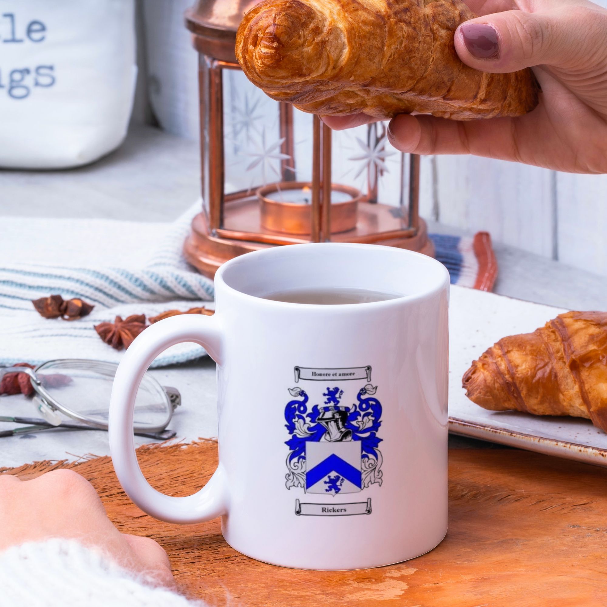 mug with coat of arms and family crest (1)